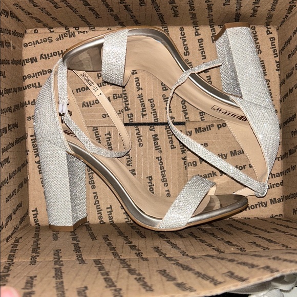 Silver High Heel Sandals NWOT Size 7 - Picture 7 of 7